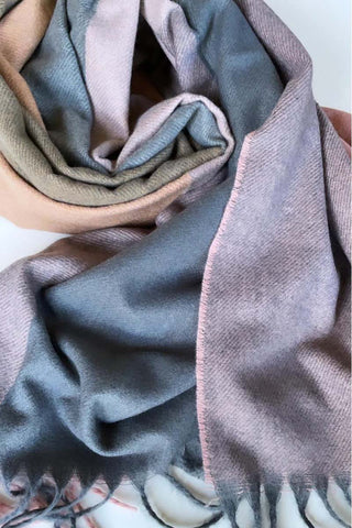 Checkered blanket shawl -Grey
